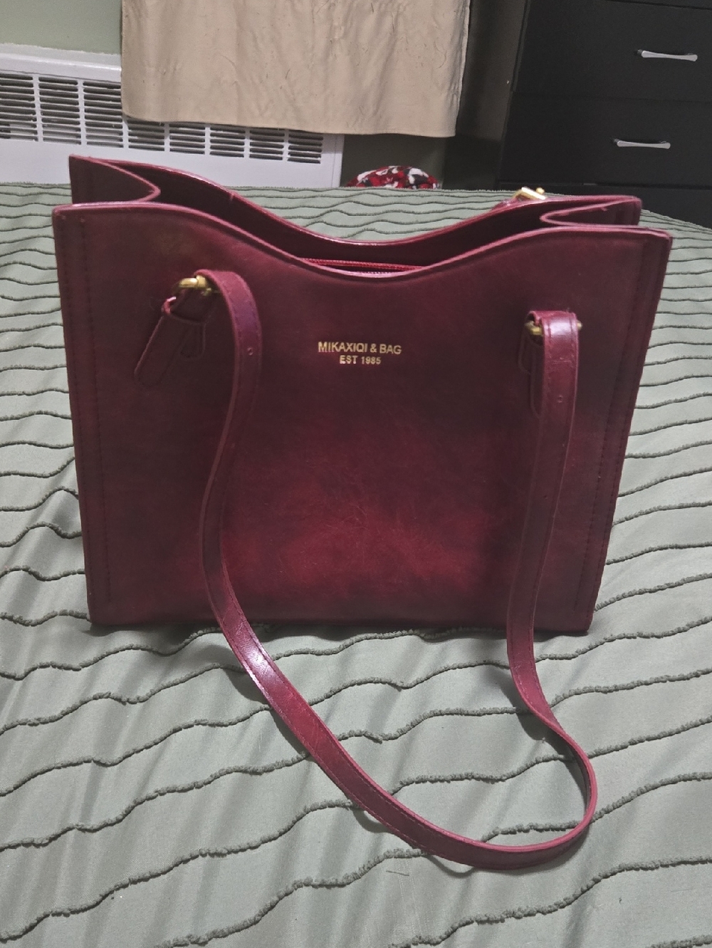 Women’s Burgundy Shoulder Tote